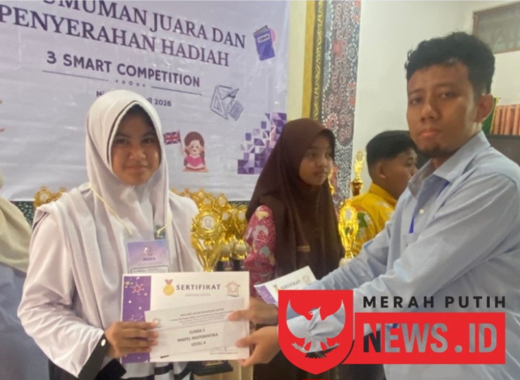 Putri Anggota Satlantas Polres Sumenep Raih Juara I Lomba Matematika Se-Madura