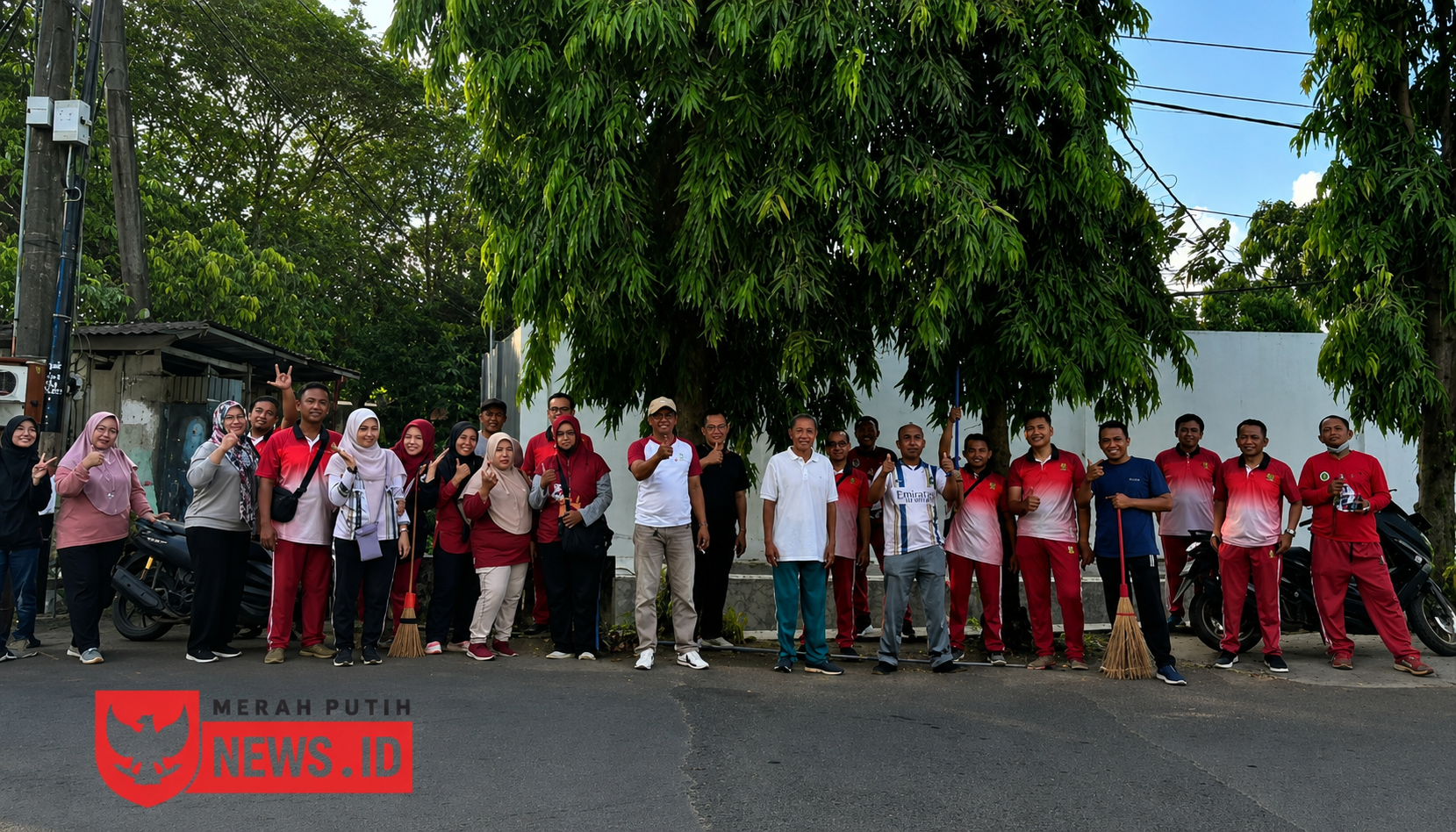 Sekban Bapenda Sumenep Dukung Kerja Bakti Pembersihan Lingkungan untuk Wujudkan Indonesia ASRI